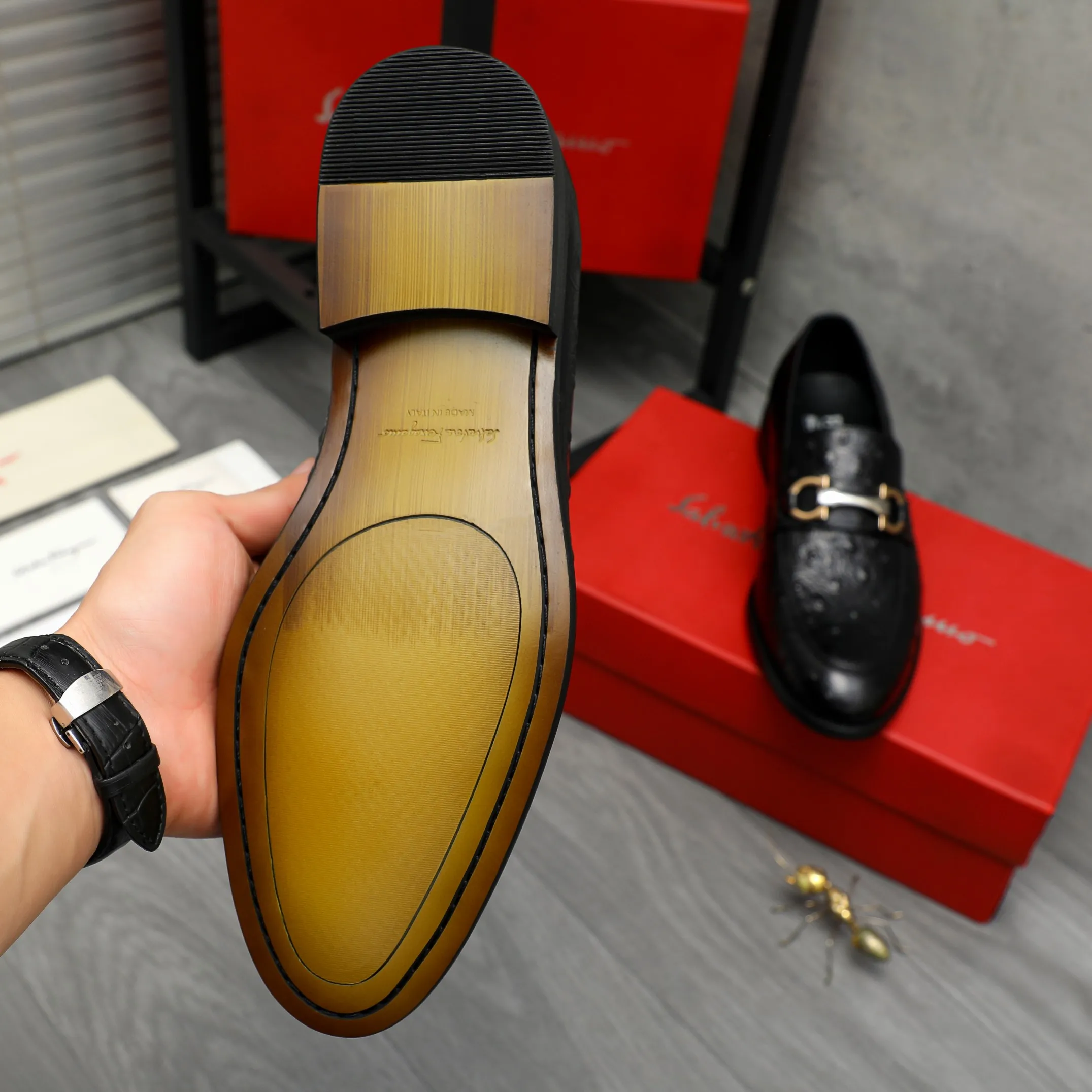 Men's shoes 💰420 Product trademark: Ferragamo "Ferragamo" business slip-on leather shoes Regular size: 39-45 (38.46 custom-made, non-returnable) Product materials: Selected ostrich pattern cowhide upper, sheepskin lining, original rubber outsole